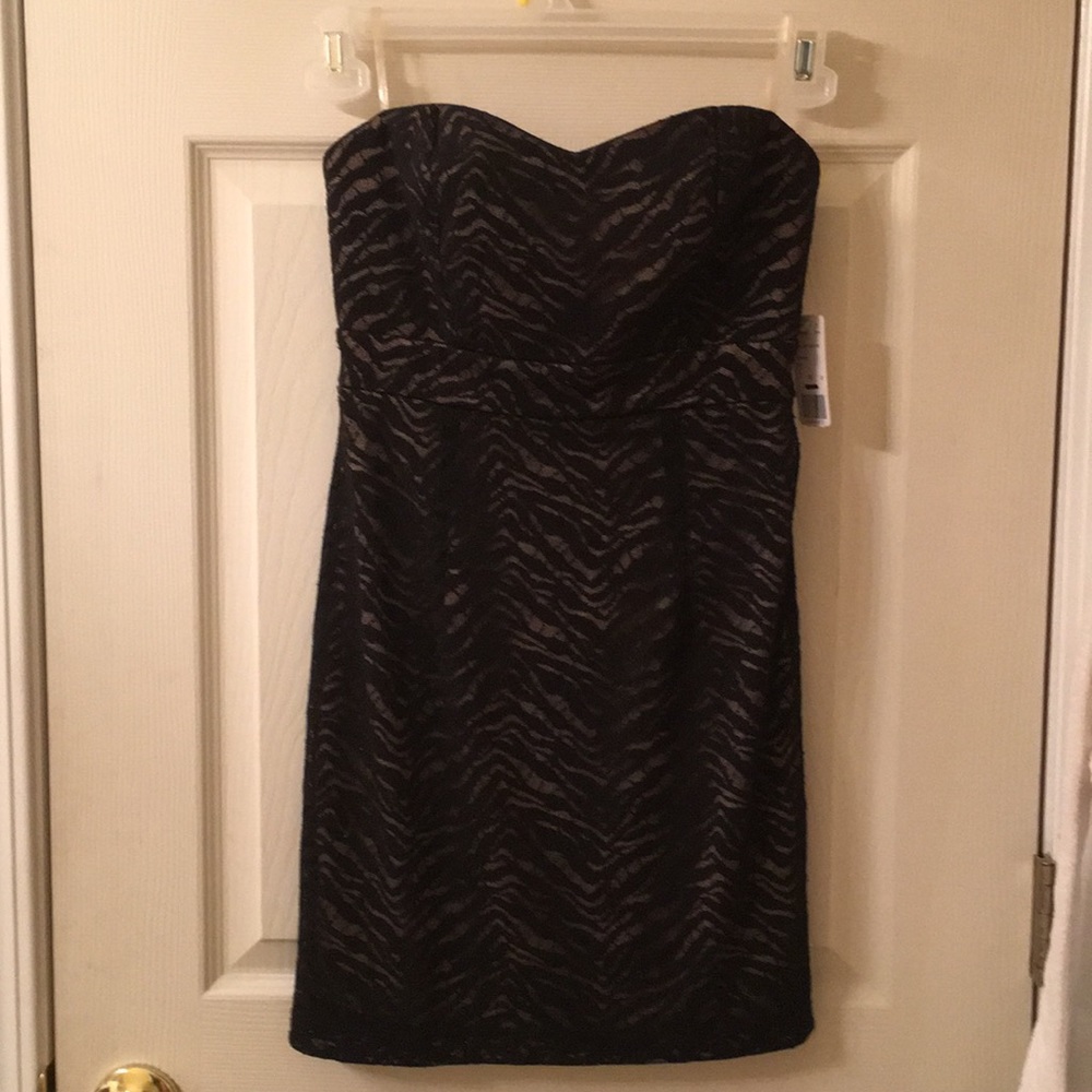 Short strapless lace dress
